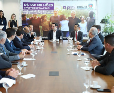 A empresa de medicamentos Prati-Donaduzzi confirmou nesta quarta-feira (5), em evento com o governador Carlos Massa Ratinho Junior, no Palácio Iguaçu, investimentos de R$ 650 milhões nos próximos três anos na ampliação da sua planta em Toledo, no Oeste do Paraná.   -  Curitiba, 05/02/2020  -  Foto: José Fernando Ogura/AEN