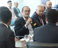 A empresa de medicamentos Prati-Donaduzzi confirmou nesta quarta-feira (5), em evento com o governador Carlos Massa Ratinho Junior, no Palácio Iguaçu, investimentos de R$ 650 milhões nos próximos três anos na ampliação da sua planta em Toledo, no Oeste do Paraná.   -  Curitiba, 05/02/2020  -  Foto: José Fernando Ogura/AEN