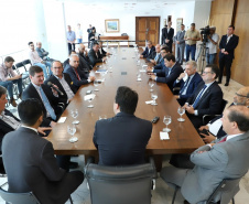 A empresa de medicamentos Prati-Donaduzzi confirmou nesta quarta-feira (5), em evento com o governador Carlos Massa Ratinho Junior, no Palácio Iguaçu, investimentos de R$ 650 milhões nos próximos três anos na ampliação da sua planta em Toledo, no Oeste do Paraná.   -  Curitiba, 05/02/2020  -  Foto: José Fernando Ogura/AEN