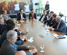 A empresa de medicamentos Prati-Donaduzzi confirmou nesta quarta-feira (5), em evento com o governador Carlos Massa Ratinho Junior, no Palácio Iguaçu, investimentos de R$ 650 milhões nos próximos três anos na ampliação da sua planta em Toledo, no Oeste do Paraná.   -  Curitiba, 05/02/2020  -  Foto: José Fernando Ogura/AEN