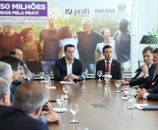 A empresa de medicamentos Prati-Donaduzzi confirmou nesta quarta-feira (5), em evento com o governador Carlos Massa Ratinho Junior, no Palácio Iguaçu, investimentos de R$ 650 milhões nos próximos três anos na ampliação da sua planta em Toledo, no Oeste do Paraná.   -  Curitiba, 05/02/2020  -  Foto: José Fernando Ogura/AEN