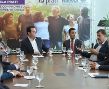 A empresa de medicamentos Prati-Donaduzzi confirmou nesta quarta-feira (5), em evento com o governador Carlos Massa Ratinho Junior, no Palácio Iguaçu, investimentos de R$ 650 milhões nos próximos três anos na ampliação da sua planta em Toledo, no Oeste do Paraná.   -  Curitiba, 05/02/2020  -  Foto: José Fernando Ogura/AEN