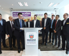A empresa de medicamentos Prati-Donaduzzi confirmou nesta quarta-feira (5), em evento com o governador Carlos Massa Ratinho Junior, no Palácio Iguaçu, investimentos de R$ 650 milhões nos próximos três anos na ampliação da sua planta em Toledo, no Oeste do Paraná.   -  Curitiba, 05/02/2020  -  Foto: José Fernando Ogura/AEN