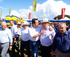 Trevo Cataratas, duplicação na BR-277 e aumento da capacidade de escoamento da Ferroeste vão mudar a realidade de Cascavel e região. Anúncios foram feitos nesta quarta-feira (05) no Show Rural Coopavel.
Foto: Rodrigo Felix Leal