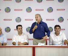 O governador Carlos Massa Ratinho Junior participa nesta quarta-feira (05) do Show Rural Coopavel, em Cascavel, no Oeste do Paraná. Às 15 horas, Ratinho Junior recebeu a imprensa para entrevista coletiva. O encontro será na estruturação de administração do evento. Em seguida, o governador visitará os estandes da feira.
Foto Gilson Abreu/Aen
