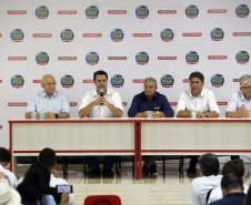 O governador Carlos Massa Ratinho Junior participa nesta quarta-feira (05) do Show Rural Coopavel, em Cascavel, no Oeste do Paraná. Às 15 horas, Ratinho Junior recebeu a imprensa para entrevista coletiva. O encontro será na estruturação de administração do evento. Em seguida, o governador visitará os estandes da feira.
Foto Gilson Abreu/Aen
