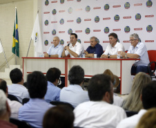 O governador Carlos Massa Ratinho Junior participa nesta quarta-feira (05) do Show Rural Coopavel, em Cascavel, no Oeste do Paraná. Às 15 horas, Ratinho Junior recebeu a imprensa para entrevista coletiva. O encontro será na estruturação de administração do evento. Em seguida, o governador visitará os estandes da feira.
Foto Gilson Abreu/Aen
