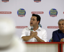 O governador Carlos Massa Ratinho Junior participa nesta quarta-feira (05) do Show Rural Coopavel, em Cascavel, no Oeste do Paraná. Às 15 horas, Ratinho Junior recebeu a imprensa para entrevista coletiva. O encontro será na estruturação de administração do evento. Em seguida, o governador visitará os estandes da feira.
Foto Gilson Abreu/Aen

