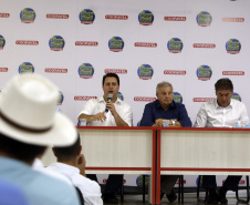 O governador Carlos Massa Ratinho Junior participa nesta quarta-feira (05) do Show Rural Coopavel, em Cascavel, no Oeste do Paraná. Às 15 horas, Ratinho Junior recebeu a imprensa para entrevista coletiva. O encontro será na estruturação de administração do evento. Em seguida, o governador visitará os estandes da feira.
Foto Gilson Abreu/Aen
