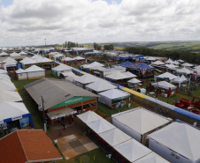 O governador Carlos Massa Ratinho Junior participa nesta quarta-feira (05) do Show Rural Coopavel, em Cascavel, no Oeste do Paraná. Às 15 horas, Ratinho Junior recebeu a imprensa para entrevista coletiva. O encontro será na estruturação de administração do evento. Em seguida, o governador visitará os estandes da feira.
Foto Gilson Abreu/Aen

