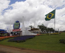 O governador Carlos Massa Ratinho Junior participa nesta quarta-feira (05) do Show Rural Coopavel, em Cascavel, no Oeste do Paraná. Às 15 horas, Ratinho Junior recebeu a imprensa para entrevista coletiva. O encontro será na estruturação de administração do evento. Em seguida, o governador visitará os estandes da feira.
Foto Gilson Abreu/Aen

