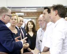 O Governo do Paraná deu início nesta quarta-feira (05) às negociações para a continuidade de um termo de cooperação técnica com a Província de Wiekopolska, na Polônia. O governador Carlos Massa Ratinho Junior encontrou-se com a comitiva de poloneses, liderada pelo vice-governador da região, Krzysztof Grabowski, para iniciar os contatos. - Cascavel, 05/02/2020  - Foto: Foto Gilson Abreu/Aen