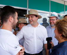 O Banco Regional de Desenvolvimento do Extremo Sul (BRDE) lançou nesta quinta-feira (06), no Show Rural em Cascavel (Oeste), o edital de chamamento público do programa BRDE Labs, voltado ao apoio, capacitação e aporte financeiro de startups. Na solenidade, que teve a presença do governador Carlos Massa Ratinho Junior, também foram assinados contratos de crédito com cooperativas agroindustriais. - Cascavel, 06/02/2020  -  Foto: Rodrigo Félix Leal/AEN