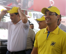 O governador Carlos Massa Ratinho Junior entregou nesta quinta-feira (06), durante o Show Rural, em Cascavel, as chaves de mais um trator do programa Trator Solidário. Os beneficiados foram o criador de vacas de leite Roque Selzler e sua mulher, Leonete, moradores de Pato Bragado. - Cascavel, 06/02/2020 -  Foto: Gilson Abreu/AEN