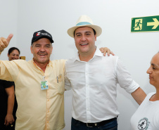 O governador Carlos Massa Ratinho Junior apresentou nesta quinta-feira (6) ao setor cooperativista o programa Descomplica Rural, criado para facilitar a emissão de licenciamentos ambientais. O objetivo é induzir o desenvolvimento sustentável com metodologia mais moderna, e permitir a geração de novos negócios e mais empregos no setor. A exposição detalhada das mudanças aconteceu na Casa Paraná Cooperativo, no Show Rural, em Cascavel.