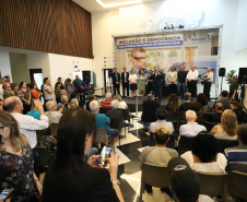 A Biblioteca Pública do Paraná (BPP) recebe nesta terça-feira (06) a mais moderna tecnologia de visão artificial do mundo, que beneficiará cegos e pessoas com visão reduzida