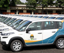 A Rede de Proteção Social e Especial Básica do Paraná ganhou reforço nesta sexta-feira (07), com o repasse de 222 carros e 15 micro-ônibus para 167 municípios do Estado