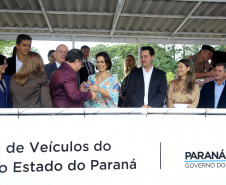 A Rede de Proteção Social e Especial Básica do Paraná ganhou reforço nesta sexta-feira (07), com o repasse de 222 carros e 15 micro-ônibus para 167 municípios do Estado