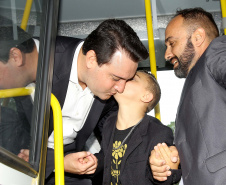 A Rede de Proteção Social e Especial Básica do Paraná ganhou reforço nesta sexta-feira (07), com o repasse de 222 carros e 15 micro-ônibus para 167 municípios do Estado