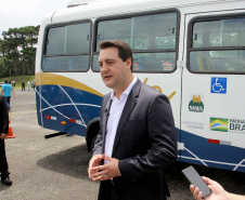A Rede de Proteção Social e Especial Básica do Paraná ganhou reforço nesta sexta-feira (07), com o repasse de 222 carros e 15 micro-ônibus para 167 municípios do Estado
