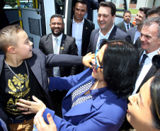 A Rede de Proteção Social e Especial Básica do Paraná ganhou reforço nesta sexta-feira (07), com o repasse de 222 carros e 15 micro-ônibus para 167 municípios do Estado