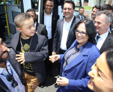 A Rede de Proteção Social e Especial Básica do Paraná ganhou reforço nesta sexta-feira (07), com o repasse de 222 carros e 15 micro-ônibus para 167 municípios do Estado