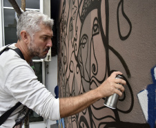 Marcelo Le, muralista e artista plástico. Museu Casa Alfredo Andersen(MCAA).Curitiba, 05 de fevereiro de 2020.Foto: Kraw Penas/SECC