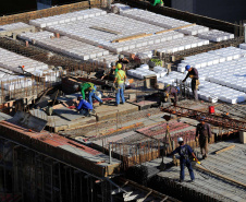 Nove das dez cidades com maiores saldos de emprego no Paraná em 2019 registraram evoluções significativas no mercado de trabalho em relação a 2018, segundo balanço do Cadastro Geral de Empregados e Desempregados (Caged). - Curitiba, 10/02/2020  -  Foto: Arnaldo Alves/Arquivo AEN