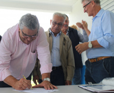 O Governo do Estado inaugurou nesta terça-feira (11) em Campina Grande do Sul, na Região Metropolitana de Curitiba, o novo Posto de Fiscalização de Trânsito Agropecuário, da Agência de Defesa Agropecuária do Paraná (Adapar). Também foi assinado um termo que determina a cessão do posto do Fundepec para a Adapar.  - Campina Grande do Sul, 11/02/2020  -  Foto: Gisele Barão/SEAB