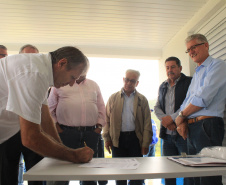 O Governo do Estado inaugurou nesta terça-feira (11) em Campina Grande do Sul, na Região Metropolitana de Curitiba, o novo Posto de Fiscalização de Trânsito Agropecuário, da Agência de Defesa Agropecuária do Paraná (Adapar). Também foi assinado um termo que determina a cessão do posto do Fundepec para a Adapar.  - Campina Grande do Sul, 11/02/2020  -  Foto: Gisele Barão/SEAB