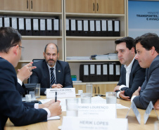 TRANSPORTE TERRESTRE  -  Governador Carlos Massa Ratinho Junior durante reunião com o Secretário Nacional de Transporte Terrestre, Marcelo da Costa, nesta terça-feira (11).  -  Brasília, 11/02/2020  -  Foto: Rodrigo Félix Leal/AEN