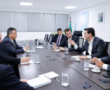AVIAÇÃO CIVIL  -  Governador Carlos Massa Ratinho Junior durante reunião com o secretário nacional da Aviação Civil (SAC), Ronei Saggioro Glanzmann, em Brasília (DF), na terça-feira (11).  -  Brasília, 11/02/2020  -  Foto: Rodrigo Félix Leal/AEN