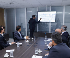AVIAÇÃO CIVIL  -  Governador Carlos Massa Ratinho Junior durante reunião com o secretário nacional da Aviação Civil (SAC), Ronei Saggioro Glanzmann, em Brasília (DF), na terça-feira (11).  -  Brasília, 11/02/2020  -  Foto: Rodrigo Félix Leal/AEN