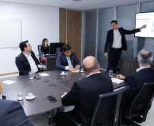 AVIAÇÃO CIVIL  -  Governador Carlos Massa Ratinho Junior durante reunião com o secretário nacional da Aviação Civil (SAC), Ronei Saggioro Glanzmann, em Brasília (DF), na terça-feira (11).  -  Brasília, 11/02/2020  -  Foto: Rodrigo Félix Leal/AEN