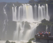 Companhia Latam anunciou a ampliação de 2 para 16 o número semanal de voos diretos entre as cidades paranaenses. Para o governador Carlos Massa Ratinho Junior iniciativa reforça a condição de Foz do Iguaçu como um dos principais polos turísticos do País.  Foto: José Fernando Ogura/AEN
