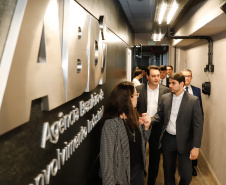 O governador Carlos Massa Ratinho Junior e o presidente da Agência Brasileira de Desenvolvimento Industrial (ABDI), Igor Calvet, assinaram nesta quarta-feira (12) um acordo de cooperação técnica para implantar no Paraná um sistema de compartilhamento de veículos elétricos para uso de servidores públicos.  -  Brasília, 12/02/2020  -  Foto: Rodrigo Félix Leal/AEN