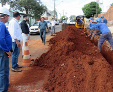 Estão sendo finalizadas as obras de ampliação dos sistemas de abastecimento de água e de coleta e tratamento de esgoto de Apucarana. Na foto,  Prefeito Júnior da Femac visita obras de esgoto na região Sul  -  Curitiba, 13/03/2020  -  Foto: Divulgação SANEPAR