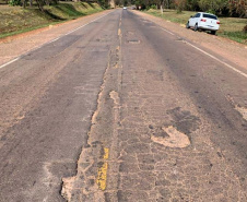 O Departamento de Estradas de Rodagem do Paraná (DER/PR) está concluindo os serviços de melhorias no pavimento da rodovia PRC-487, no trecho de Campo Mourão até a ponte do Rio Muquilão, no centro oeste paranaense.  -  Curitiba, 13/02/2020  -  Foto: Divulgação DER