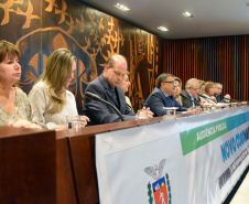 Objetivo foi informar sobre as ações que o Brasil e o Paraná estão tomando e alertar como as pessoas podem se proteger da doença. Representante do Ministério da Saúde destacou a organização do Paraná. Foto: SESA