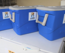 O Programa Leite das Crianças, do Governo do Estado, recebeu 700 caixas térmicas e 176 freezers para os pontos de distribuição e redistribuição. Os equipamentos estão sendo transportados ao longo desta semana para os núcleos regionais da Secretaria de Estado da Agricultura e do Abastecimento, que encaminharão aos municípios conforme a necessidade de cada um.  -  Curitiba, 13/02/2020  -  Foto: Gisele Barão/SEAB