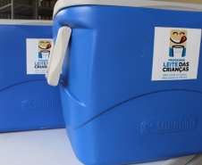 O Programa Leite das Crianças, do Governo do Estado, recebeu 700 caixas térmicas e 176 freezers para os pontos de distribuição e redistribuição. Os equipamentos estão sendo transportados ao longo desta semana para os núcleos regionais da Secretaria de Estado da Agricultura e do Abastecimento, que encaminharão aos municípios conforme a necessidade de cada um.  -  Curitiba, 13/02/2020  -  Foto: Gisele Barão/SEAB