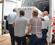 O Programa Leite das Crianças, do Governo do Estado, recebeu 700 caixas térmicas e 176 freezers para os pontos de distribuição e redistribuição. Os equipamentos estão sendo transportados ao longo desta semana para os núcleos regionais da Secretaria de Estado da Agricultura e do Abastecimento, que encaminharão aos municípios conforme a necessidade de cada um.  -  Curitiba, 13/02/2020  -  Foto: Gisele Barão/SEAB