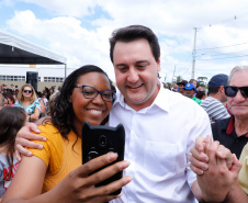 Governador Carlos Massa Ratinho Junior entrega a nova sede do Colégio Estadual Bandeirantes, em Campina Grande do Sul e libera recursos para pavimentação de ruas da cidade - Campina Grande do Sul, 13/02/2020 - Foto:  Rodrigo Félix Leal/AEN