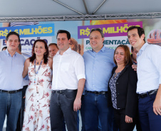 Governador Carlos Massa Ratinho Junior entrega a nova sede do Colégio Estadual Bandeirantes, em Campina Grande do Sul e libera recursos para pavimentação de ruas da cidade - Campina Grande do Sul, 13/02/2020 - Foto:  Rodrigo Félix Leal/AEN