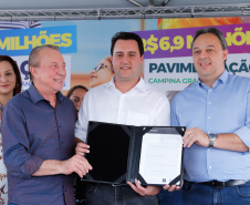 Governador Carlos Massa Ratinho Junior entrega a nova sede do Colégio Estadual Bandeirantes, em Campina Grande do Sul e libera recursos para pavimentação de ruas da cidade - Campina Grande do Sul, 13/02/2020 - Foto:  Rodrigo Félix Leal/AEN