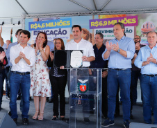 Governador Carlos Massa Ratinho Junior entrega a nova sede do Colégio Estadual Bandeirantes, em Campina Grande do Sul e libera recursos para pavimentação de ruas da cidade - Campina Grande do Sul, 13/02/2020 - Foto:  Rodrigo Félix Leal/AEN