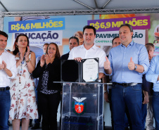 Governador Carlos Massa Ratinho Junior entrega a nova sede do Colégio Estadual Bandeirantes, em Campina Grande do Sul e libera recursos para pavimentação de ruas da cidade - Campina Grande do Sul, 13/02/2020 - Foto:  Rodrigo Félix Leal/AEN