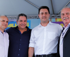 Governador Carlos Massa Ratinho Junior entrega a nova sede do Colégio Estadual Bandeirantes, em Campina Grande do Sul e libera recursos para pavimentação de ruas da cidade - Campina Grande do Sul, 13/02/2020 - Foto:  Rodrigo Félix Leal/AEN