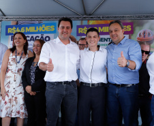 Governador Carlos Massa Ratinho Junior entrega a nova sede do Colégio Estadual Bandeirantes, em Campina Grande do Sul e libera recursos para pavimentação de ruas da cidade - Campina Grande do Sul, 13/02/2020 - Foto:  Rodrigo Félix Leal/AEN