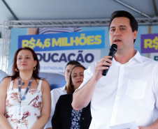 Governador Carlos Massa Ratinho Junior entrega a nova sede do Colégio Estadual Bandeirantes, em Campina Grande do Sul e libera recursos para pavimentação de ruas da cidade - Campina Grande do Sul, 13/02/2020 - Foto:  Rodrigo Félix Leal/AEN